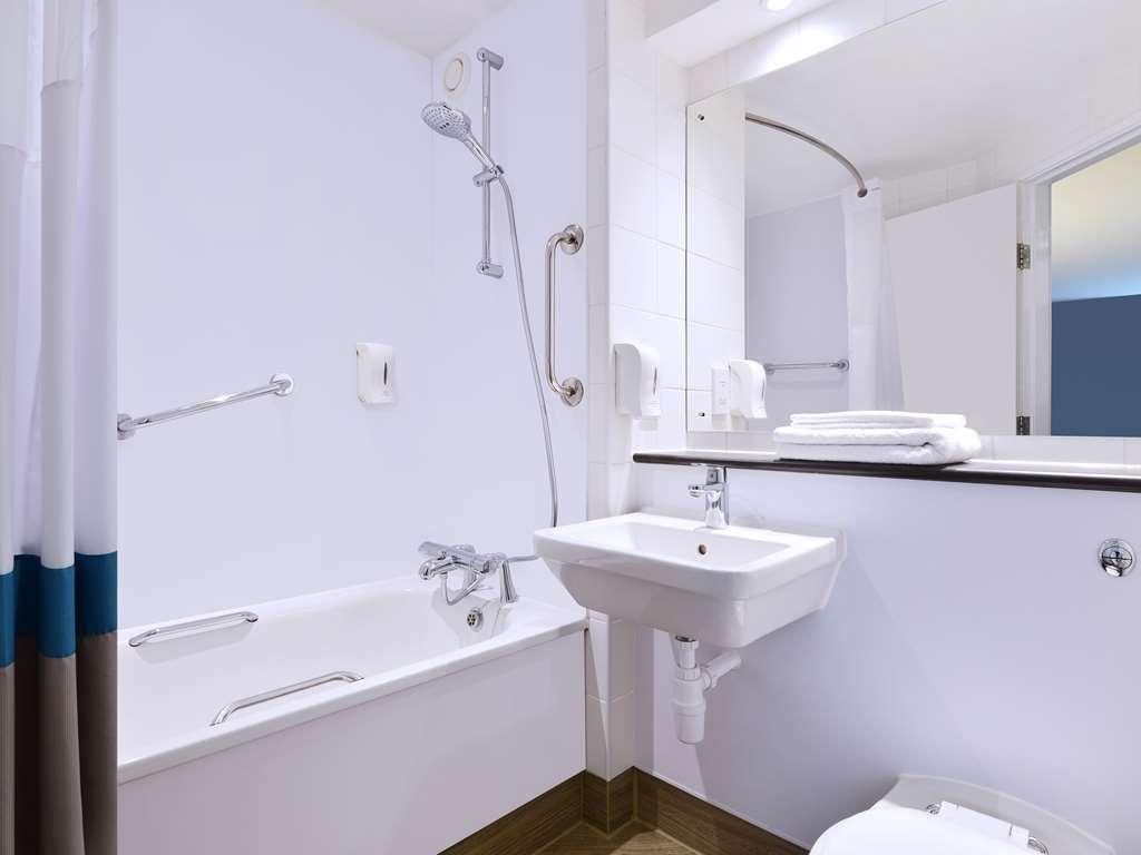 Travelodge London Euston Номер фото