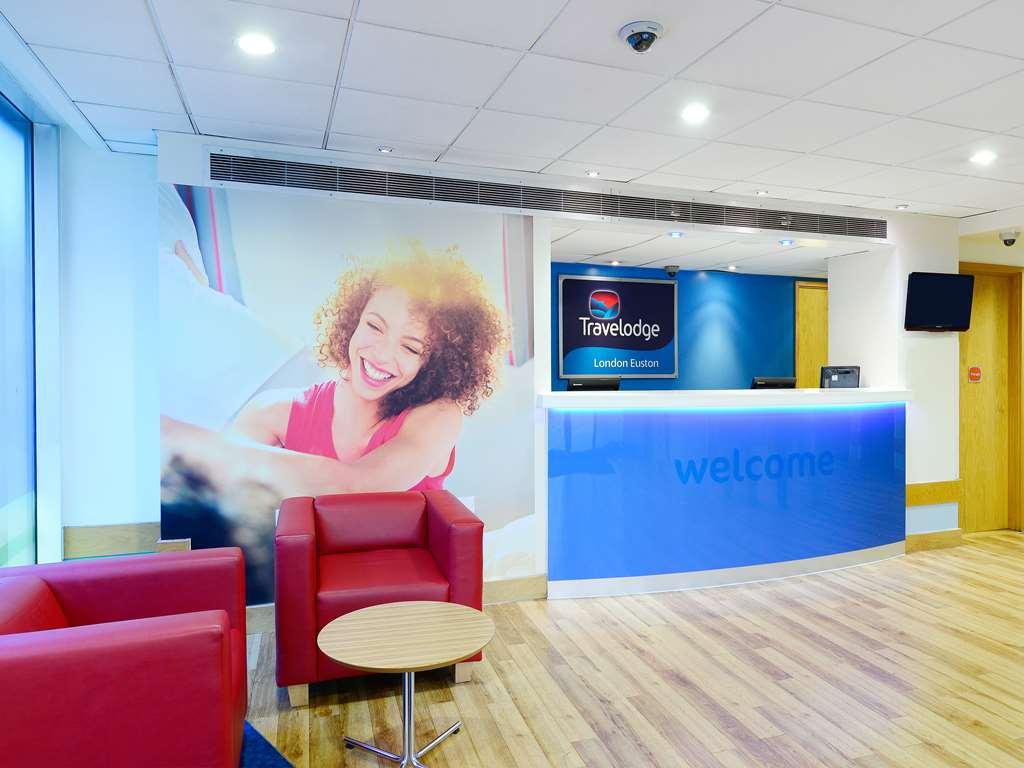 Travelodge London Euston Интерьер фото